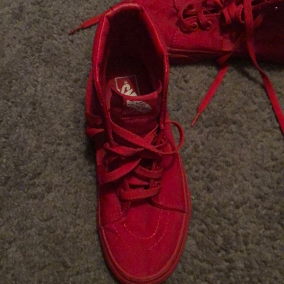 Size 7 men’s red vans 8 1/2 women’s - Picture 2 of 4